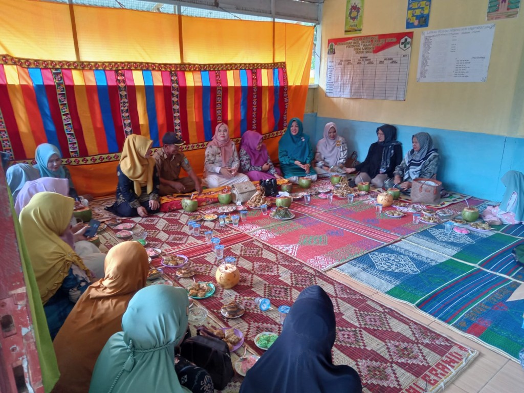 Penyambutan Ibu Bupati dalam rangka merencanakan kegiatan Gammawar
