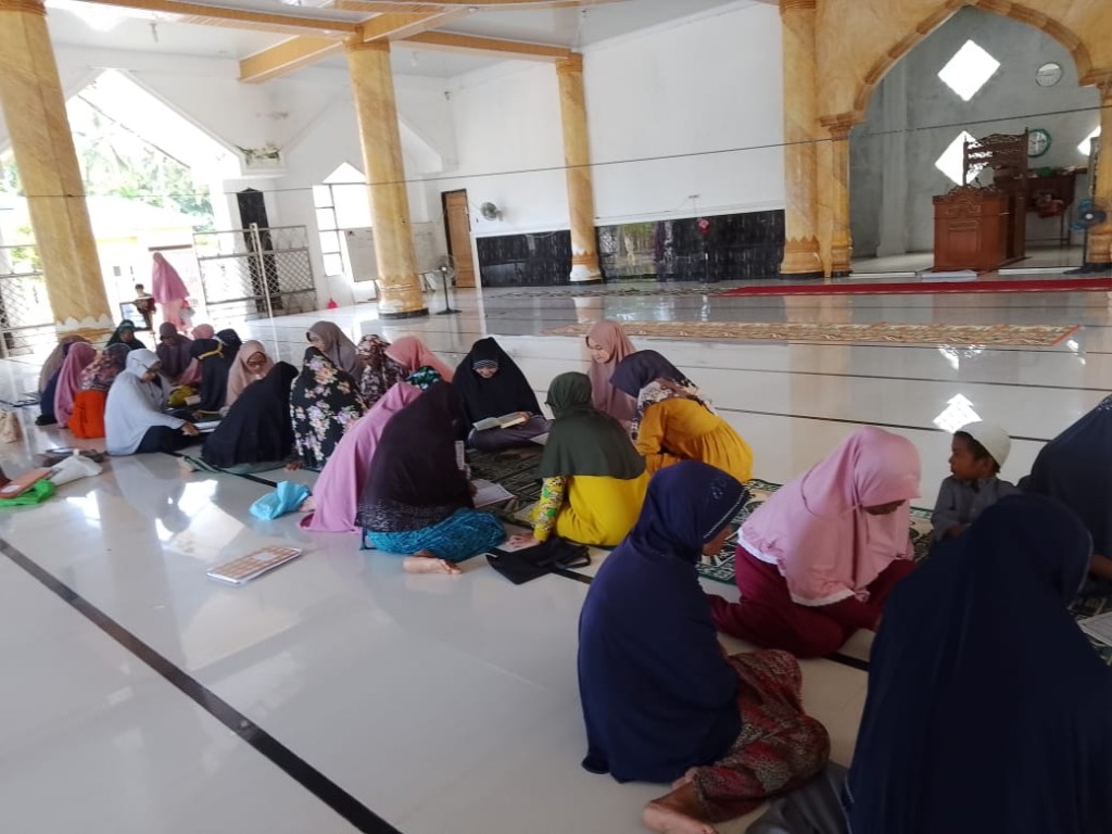 Kegiatan Majelis Taklim Desa Lambaya